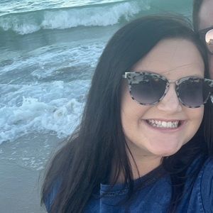 Meet your Posher, Lexi